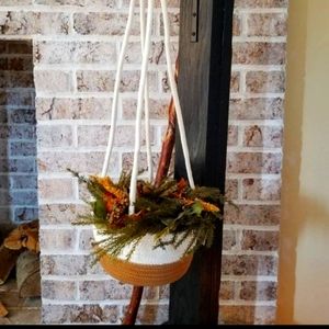 NWT, Hanging rope basket